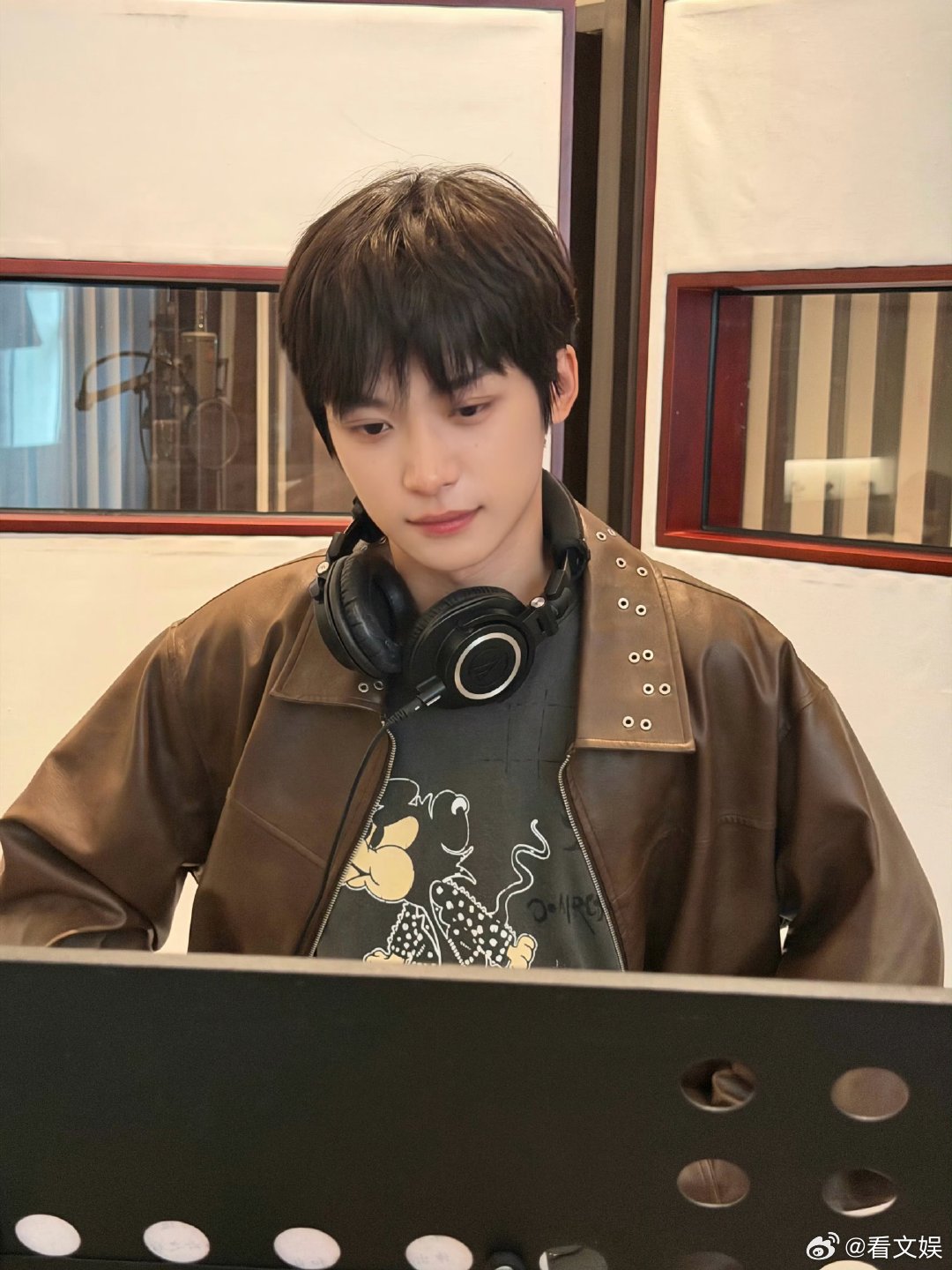 梓渝新歌要来了吗梓渝录音照，新歌要来了吗 