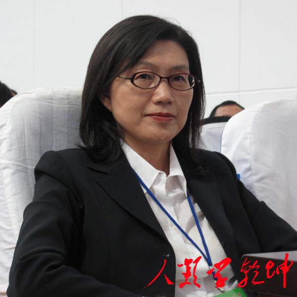 别看翁晓玲在台湾名气虽不很大，却有着满满的爱国情怀！她心系两岸坚守大义，这样的台