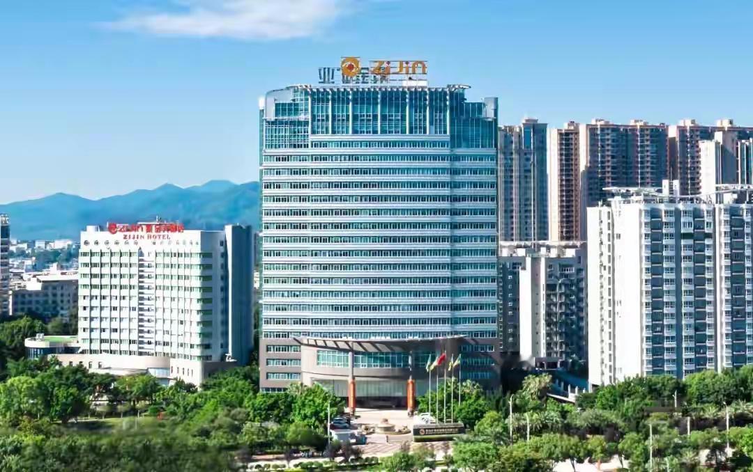 龙岩上杭走出的万亿矿业帝国换帅！32年“金王”陈景河功成身退，57岁技术派老将邹