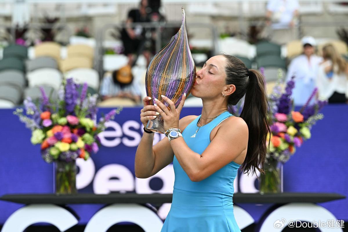 上周五个冠军一览，你们最意外是谁？🇦🇷 纳沃内：布加勒斯特250（首冠）🇺