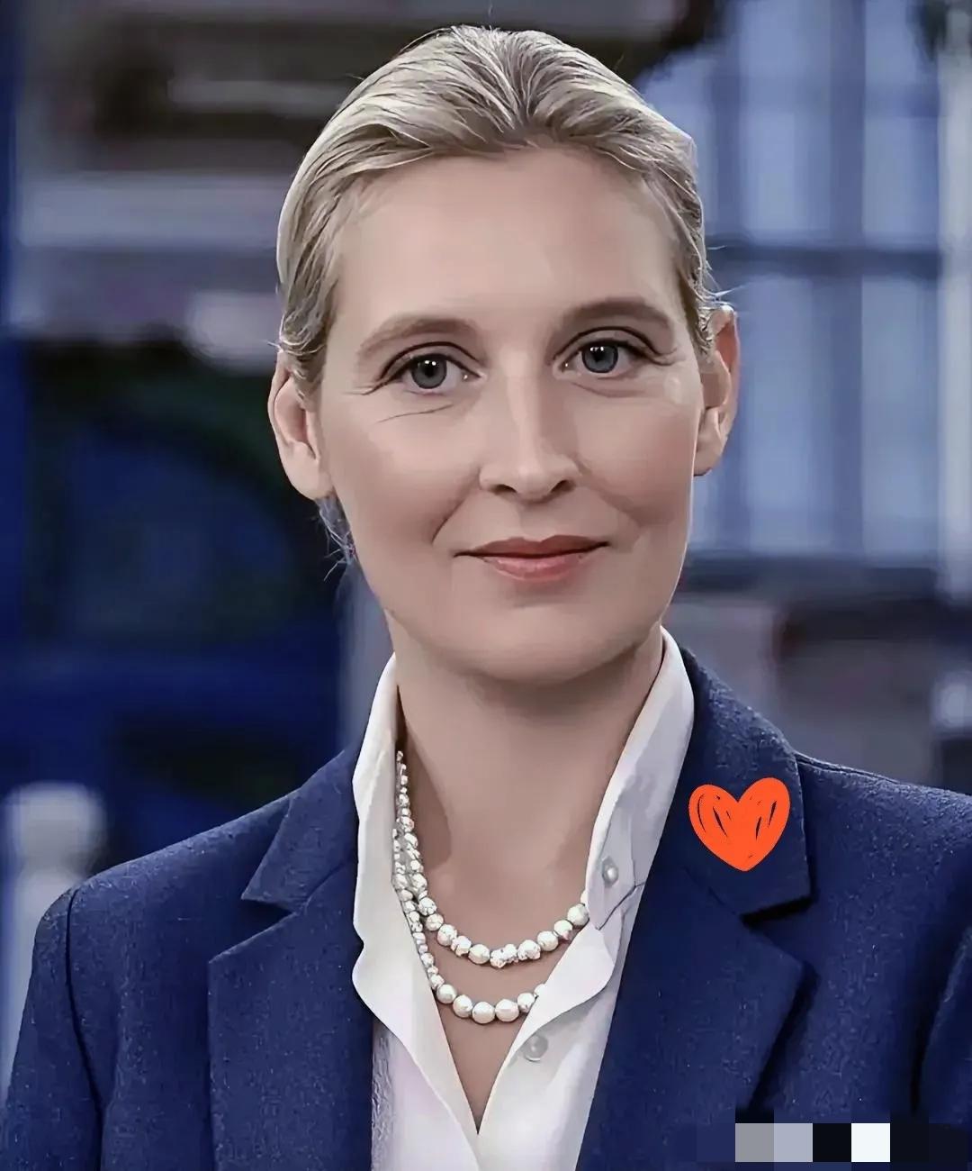 德国铁娘子魏德尔发出警告：千万不要把中国和俄罗斯混为一谈。她指出，中国是一个自信