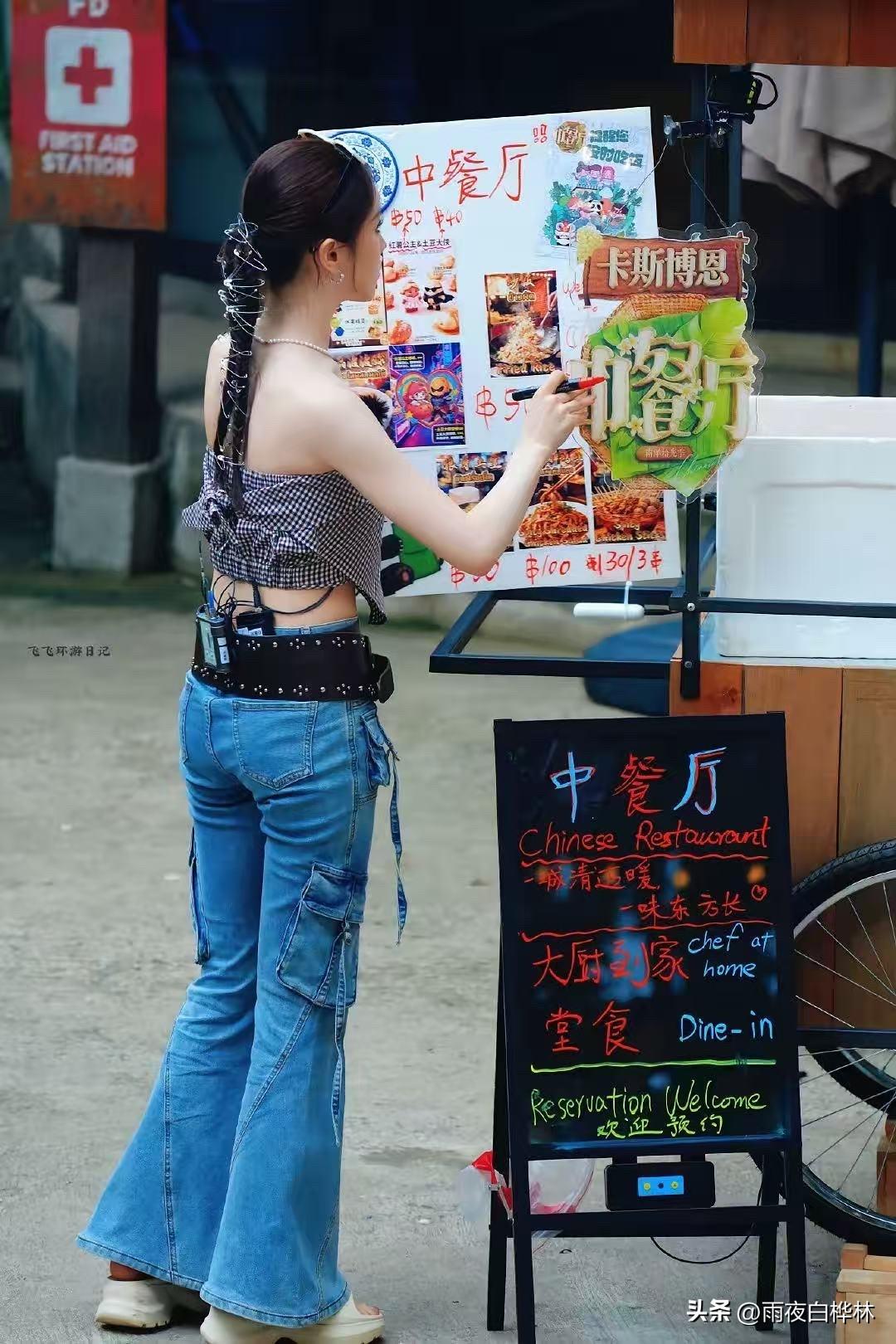 你敢相信吗，
那个每天编着十几套精致发型，
头上别满金属回形针和丝带，
出场像走