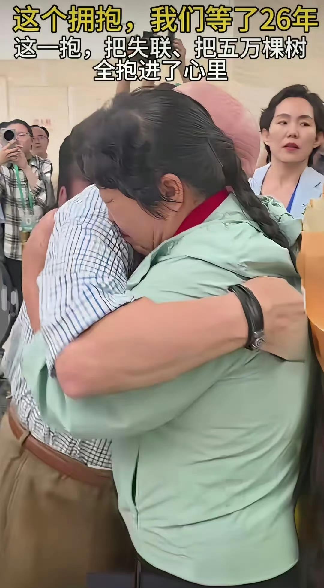 真的太让人感动了！
8月23日，美国友人“赛考斯”（本名罗纳德·萨科尔斯基）重返