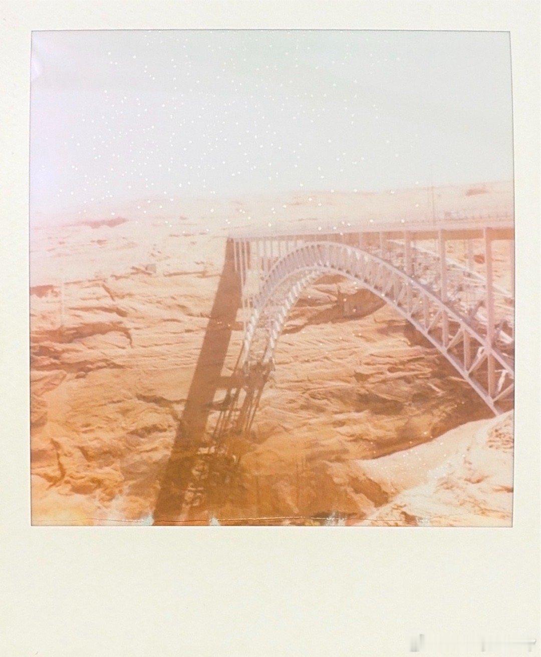宝丽来扫街。sx 70 宝丽来600白框彩色相纸25.11。【美国本身就是风景。