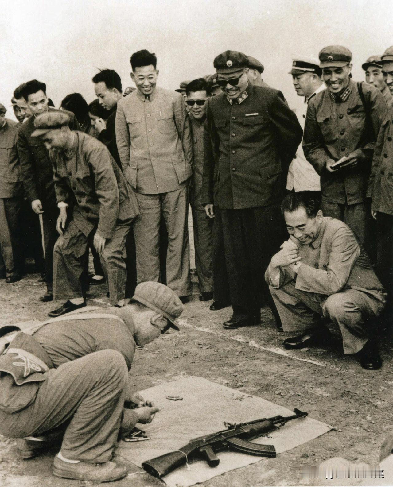【周总理历史上的今天——5月20日】
1964年5月20日，由上海飞抵天津。周恩