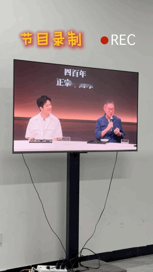 樊振东黎子安互送礼物 哇哇哇！这什么神仙老友记啊！黎子安樊振东俩人录一饭封神 老