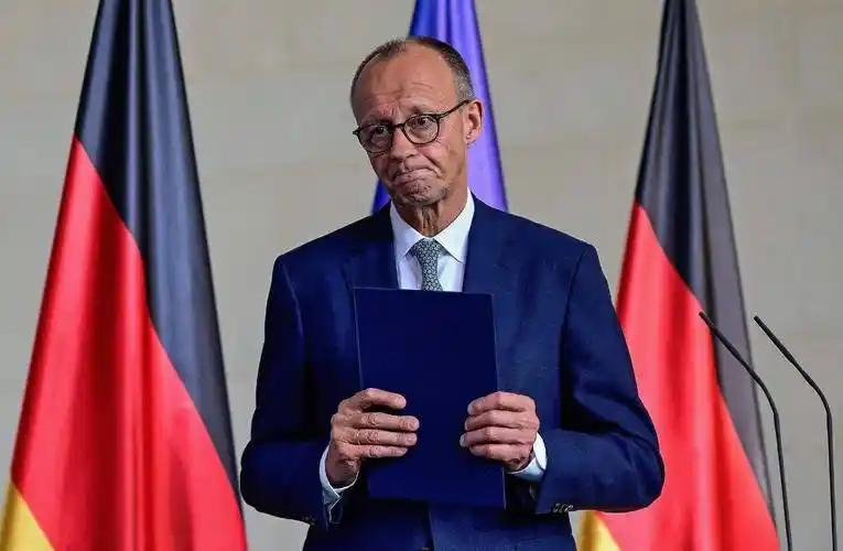 援乌军工续命、甩锅汇率危机！德国双轨强硬政策，正在拖垮本土核心制造业。

德国本