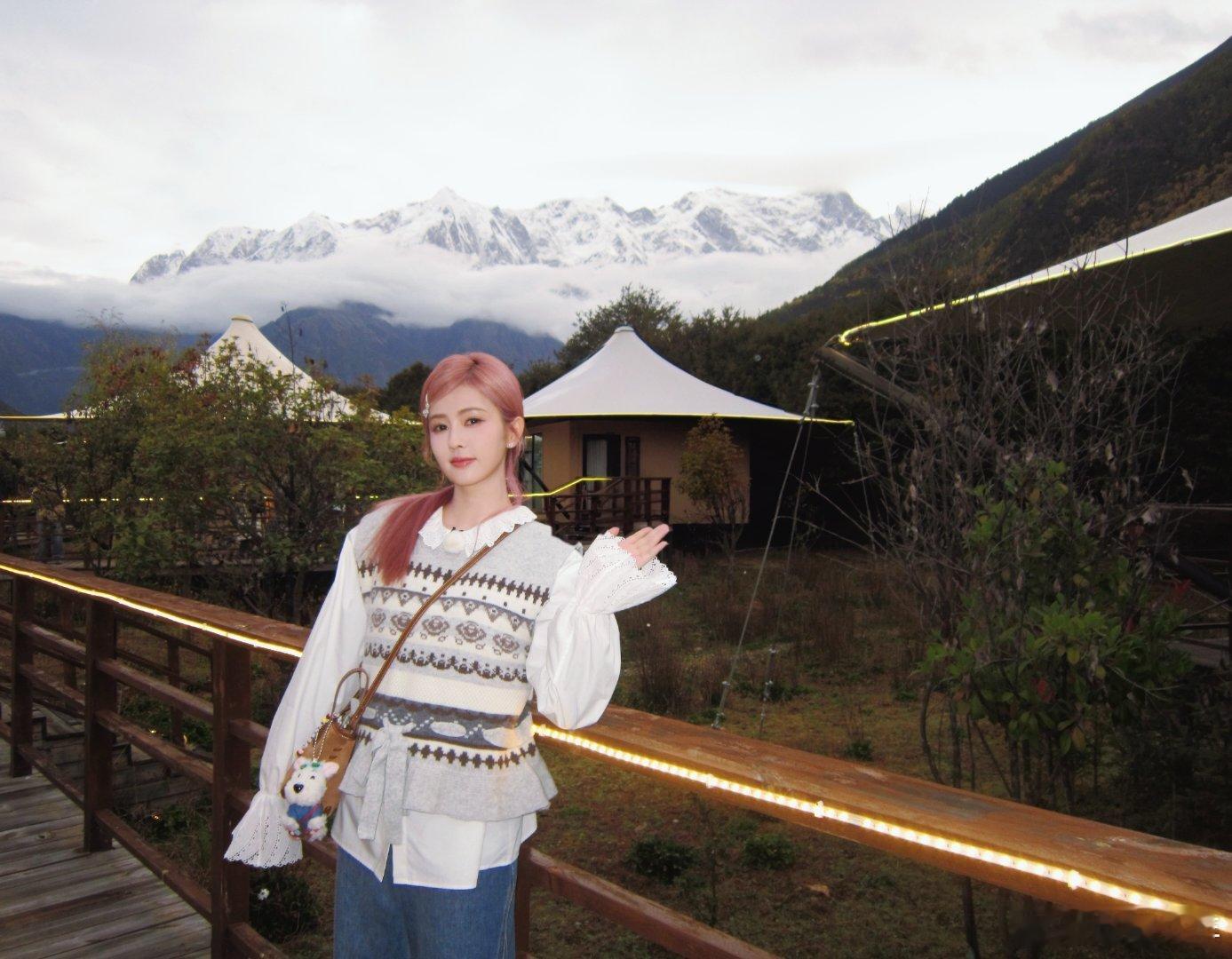 白鹿清晨出片 被白鹿的清晨出片仪式感戳中！一句"哇哇哇"＋立刻定格，鲜活灵气藏不