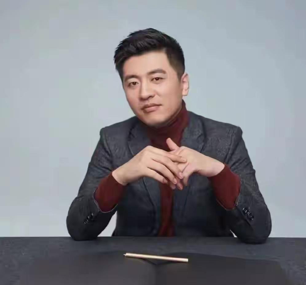 人生在追求什么
有的人在追求名利，有人在追求健康
昨天突然看到张雪峰老师的新闻，