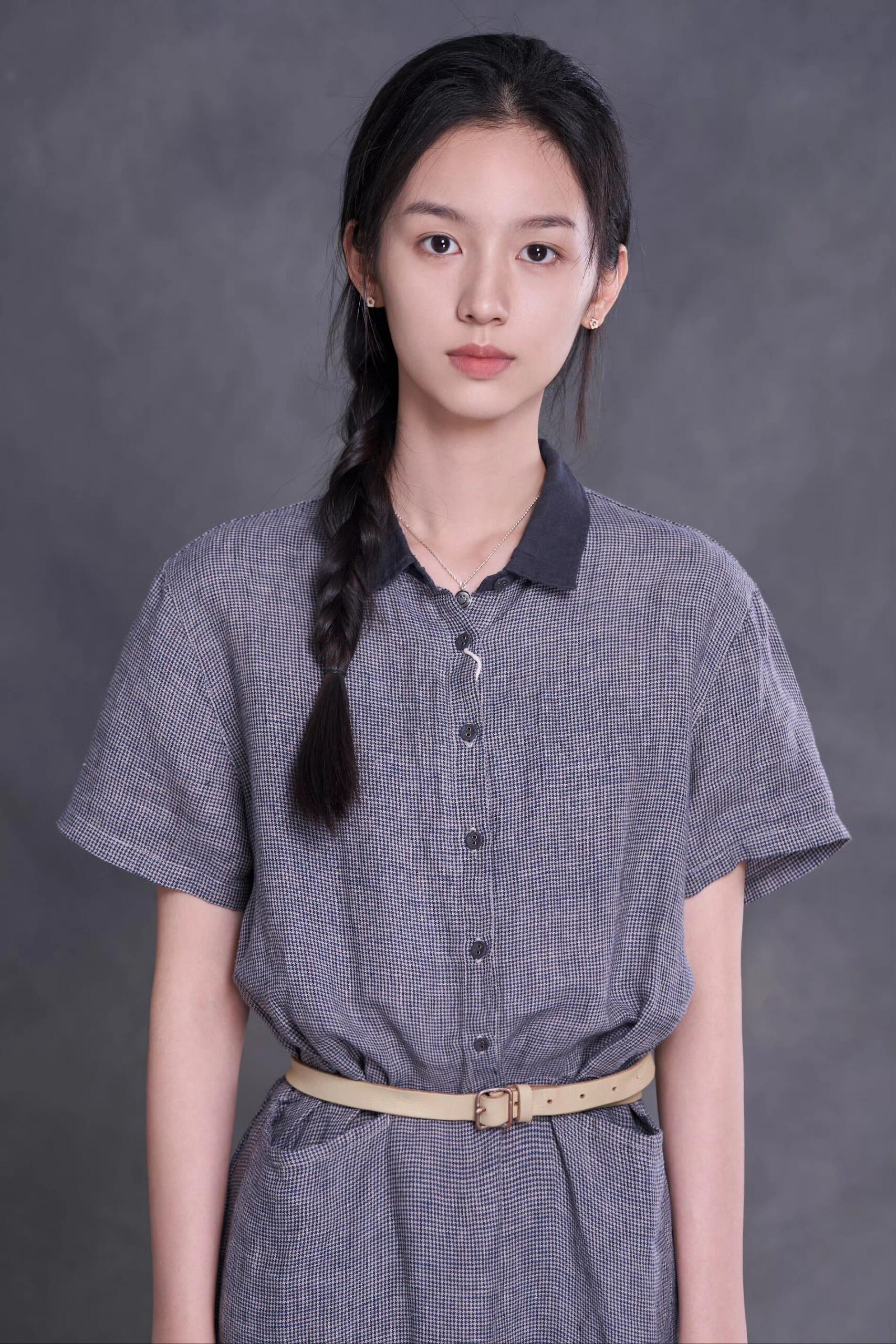 周也门面级别的美貌周也女团门面级别的美貌别人进女团是去争门面的，周也进女团是去定