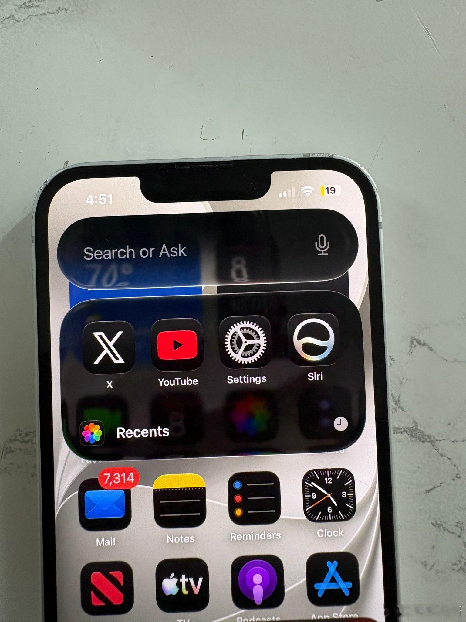 iPhone 16e和iPhone 17e上的Siri AI……