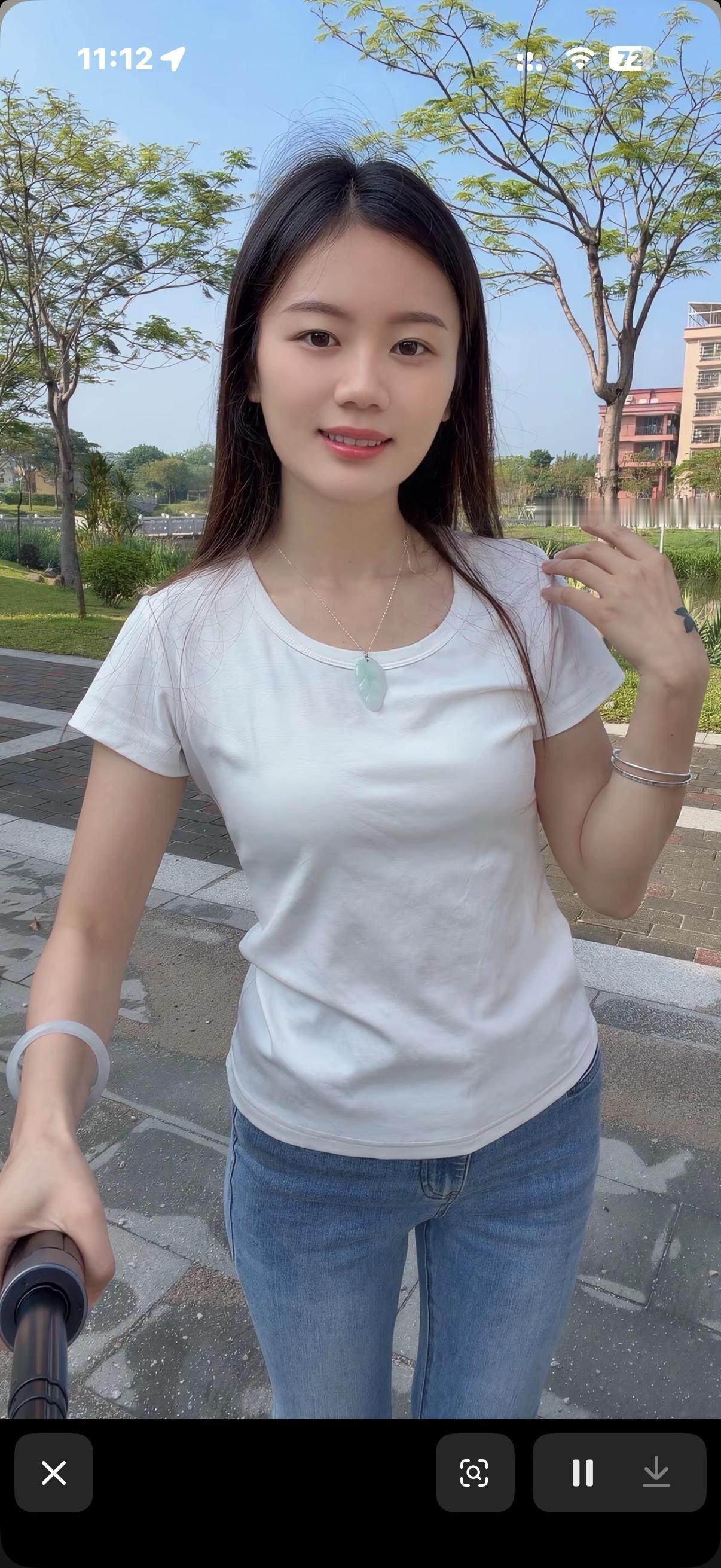穿着再朴素，也依然遮不住你的美丽