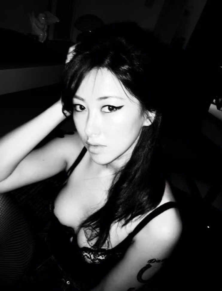 刘亦菲朱珠 小说里玩得好的千金小姐 【朱珠】妈妈年轻时是爵士乐队女主唱喔 ​​​
