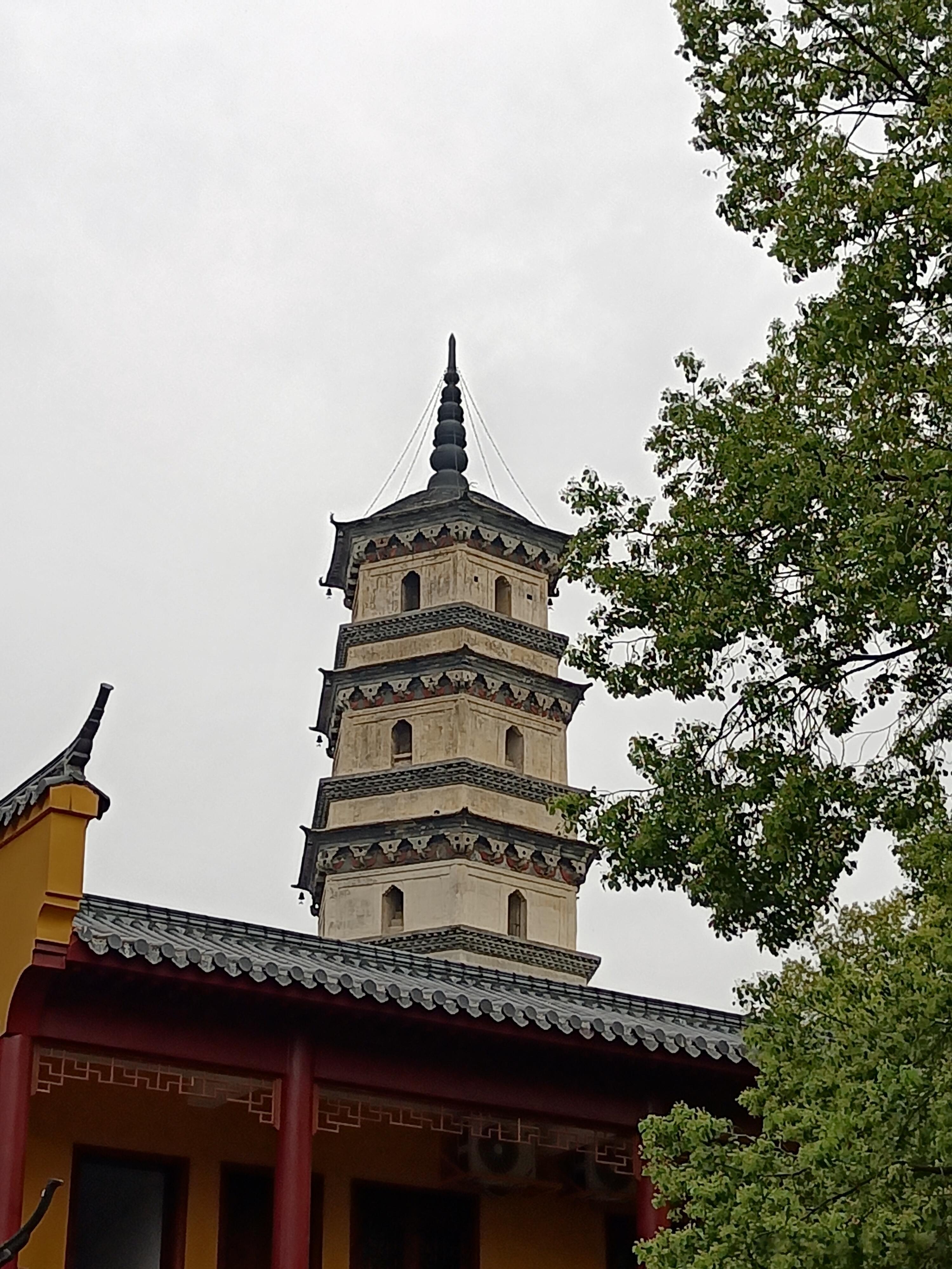 九江能仁寺塔，和锁江楼塔是九江城内现存两个古塔之一 ​​​