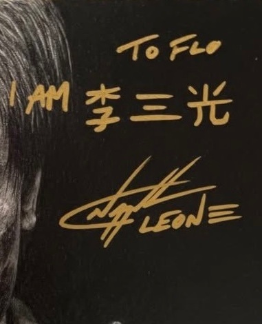 其实nick能把这三个字“画”得这么正还是因为他自己有美术功底，本身画画就很厉害