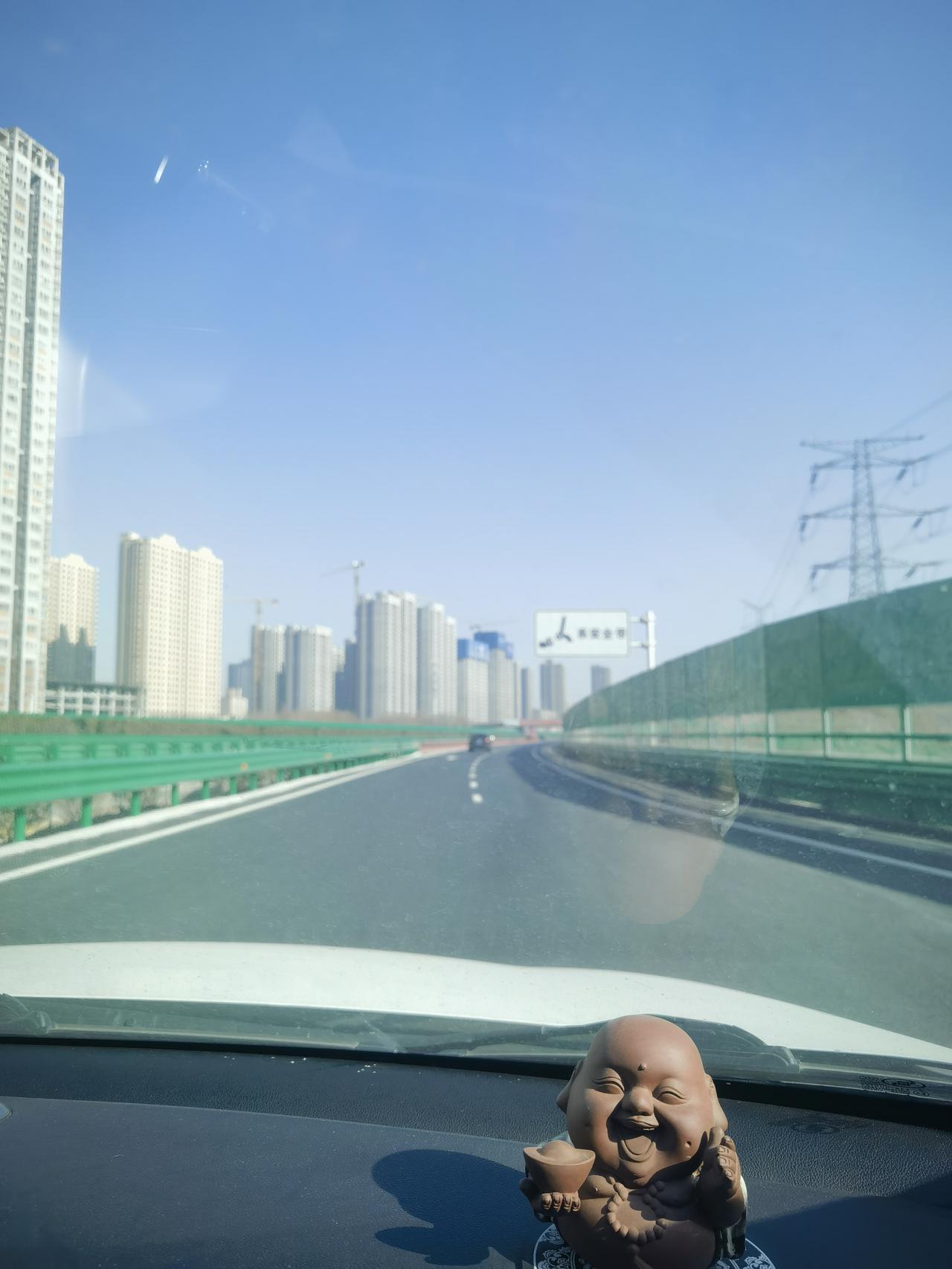 快讯！西兴高速通车后，从咸阳上4分钟即可到达西安绕城高速，双向八道车行车太爽了！