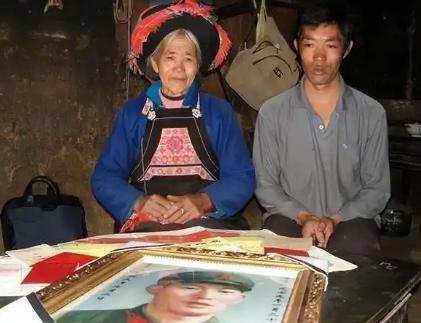 1979年，一位战士壮烈牺牲，妻子拒绝改嫁。没想到，28年后，妻子借了2000元