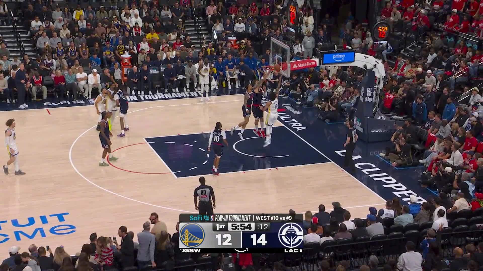 桑托斯上篮打进，勇士打出一波12-1！！勇士17:16快船。勇士vs快船