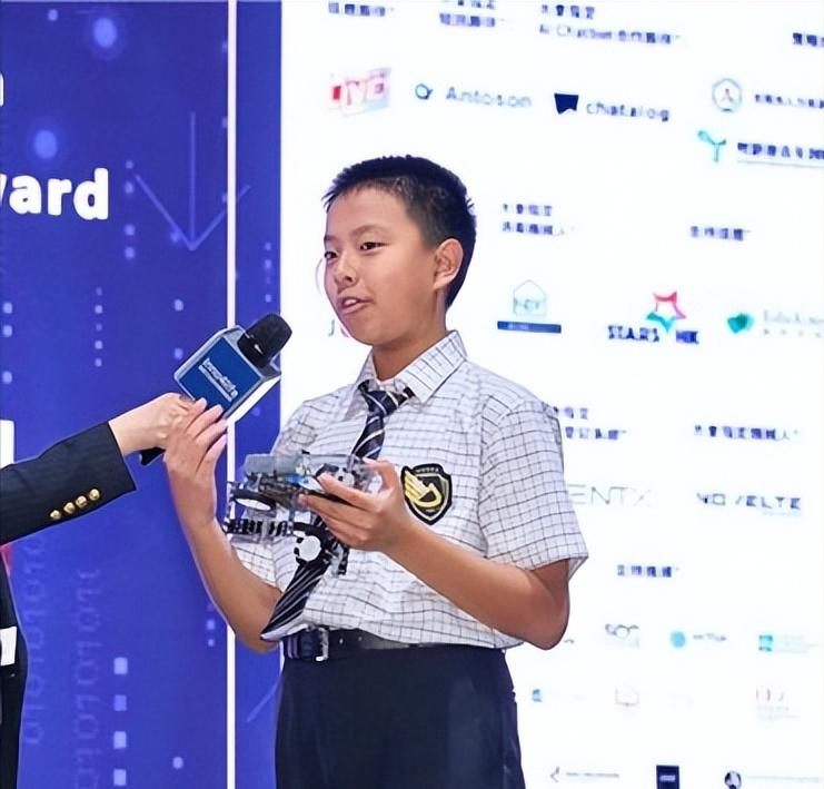15岁少年手握44项国家大奖!
中国下一位马斯克？

不是富二代，不是海归，他是