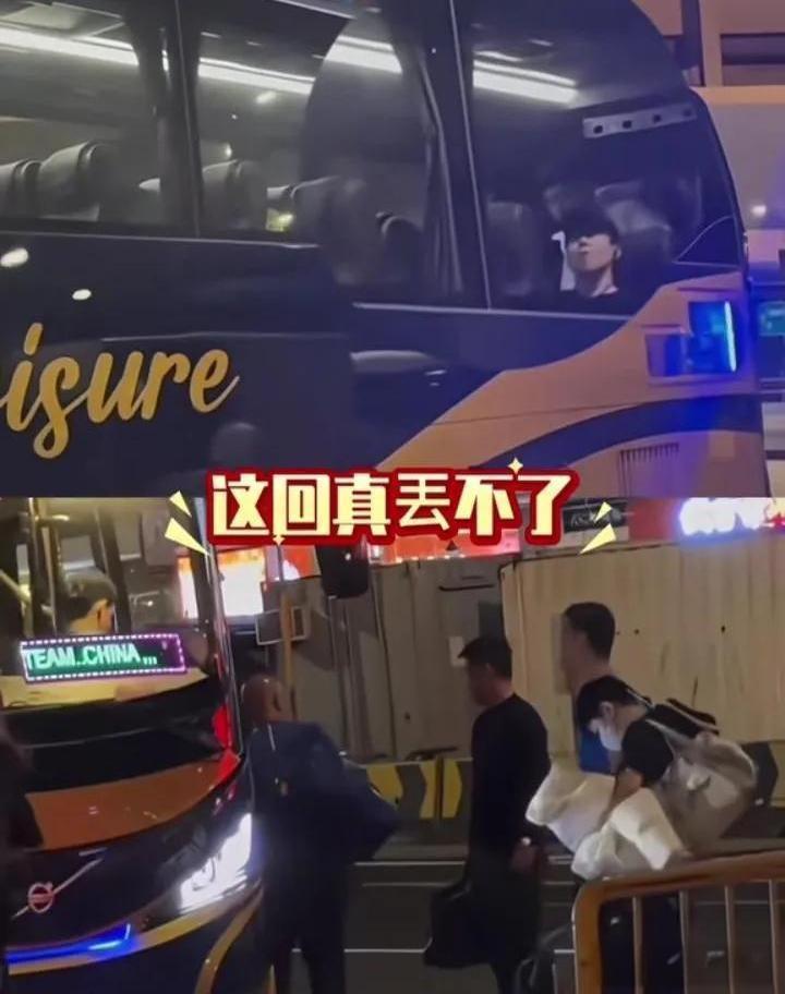 小莎又被蛐蛐上错了男队的车，车上只有男的，莎莎坐在前面，大头坐在后面，这下真丢不