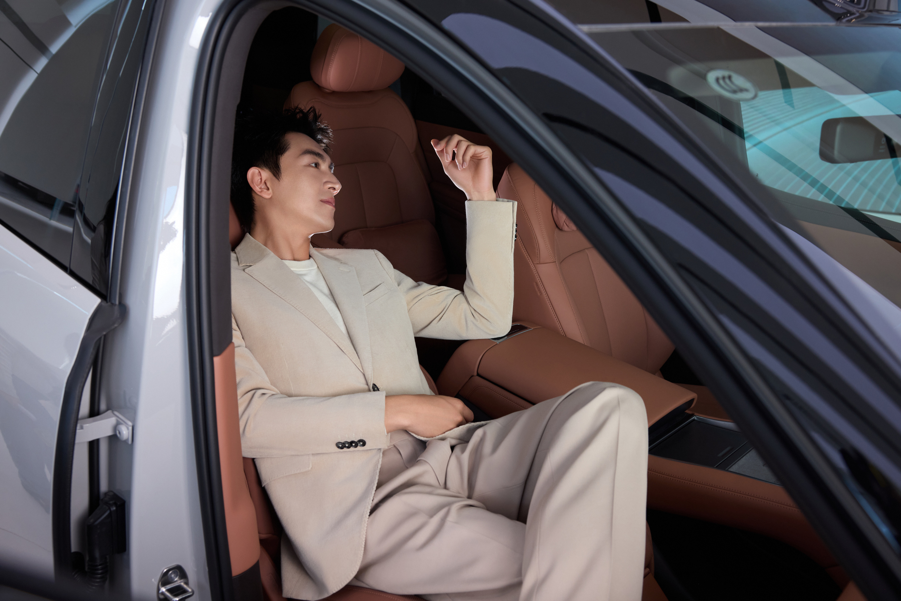 官宣！实力派演员林更新正式出任腾势N8L美好出行品牌大使！有没有朋友是跟林更新是