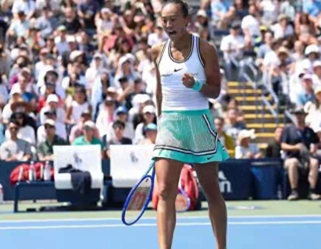 从世界第4到打资格赛，郑钦文终于回来了！首轮先碰16岁天才少女