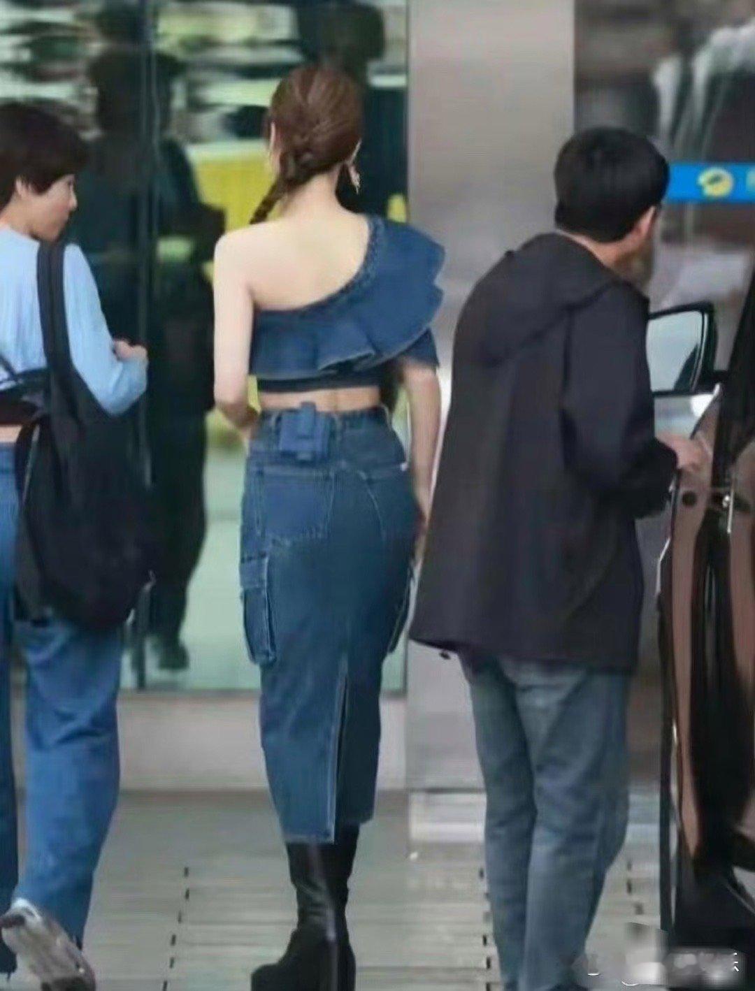 杨丞琳的鞋，神奇的秘密武器，看到杨丞琳的鞋子，我竟然才明白自己身高不够的原因，原
