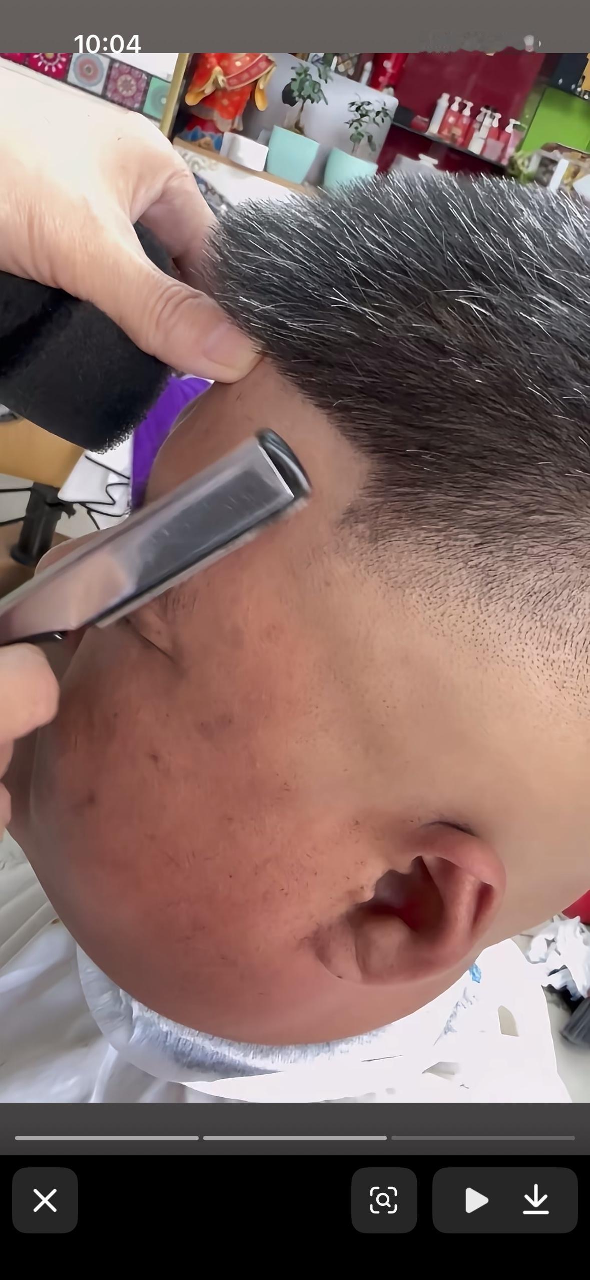 你那里剪头一般多少钱?我们当地剪头一般要八块钱。如果染发或造型要另外加钱。