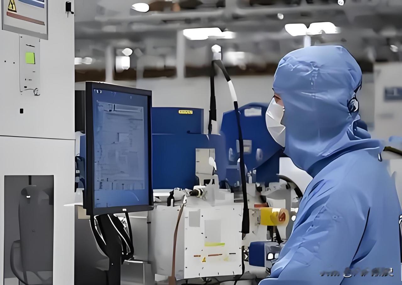 又出2名内鬼，损失巨大！
 
北京屹唐半导体两名核心研发骨干前脚刚离职，后脚就转