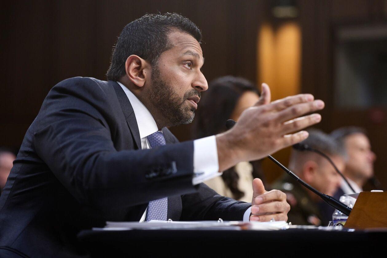 美国联邦调查局局长帕特尔证实，FBI正在购买可追踪个人位置历史的商业数据。这是F