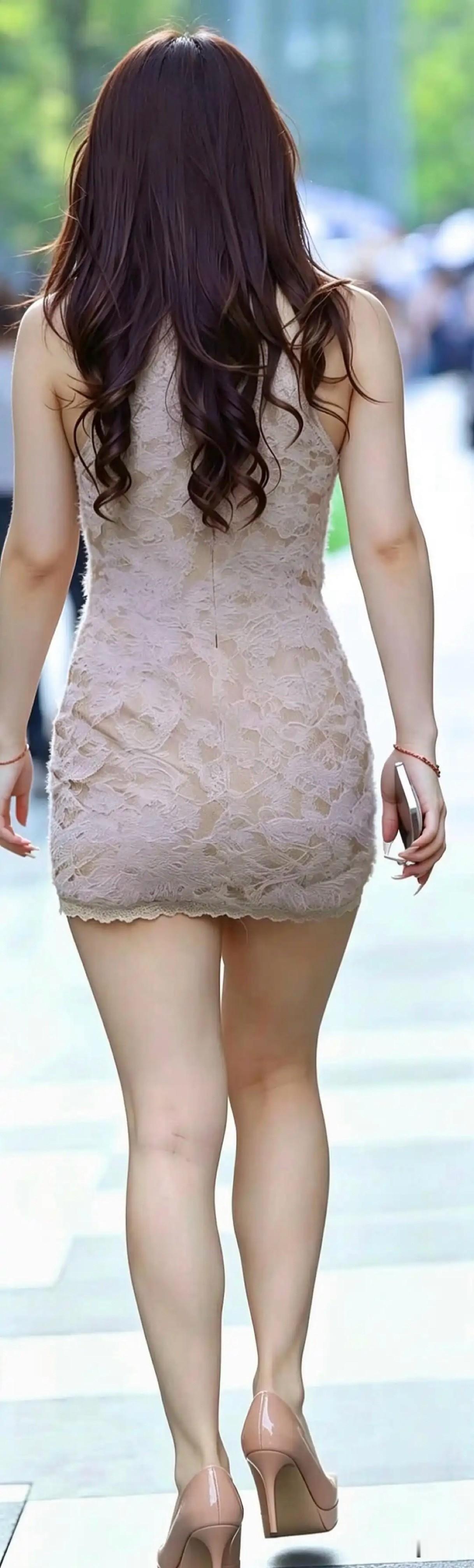 蕾丝紧身裙