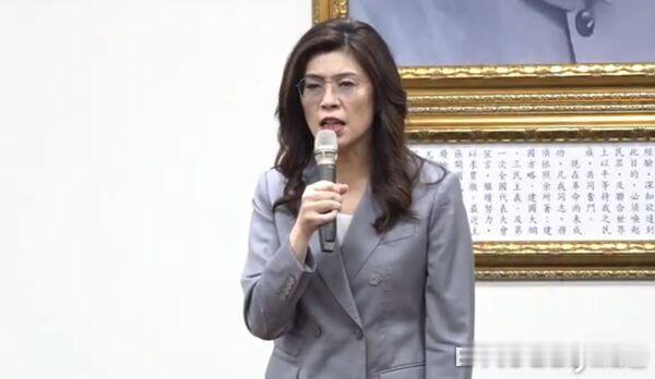 讽赖清德是“误食台毒工作者”，郑丽文：725游览车已爆满
台湾中联油脂大豆沙拉油