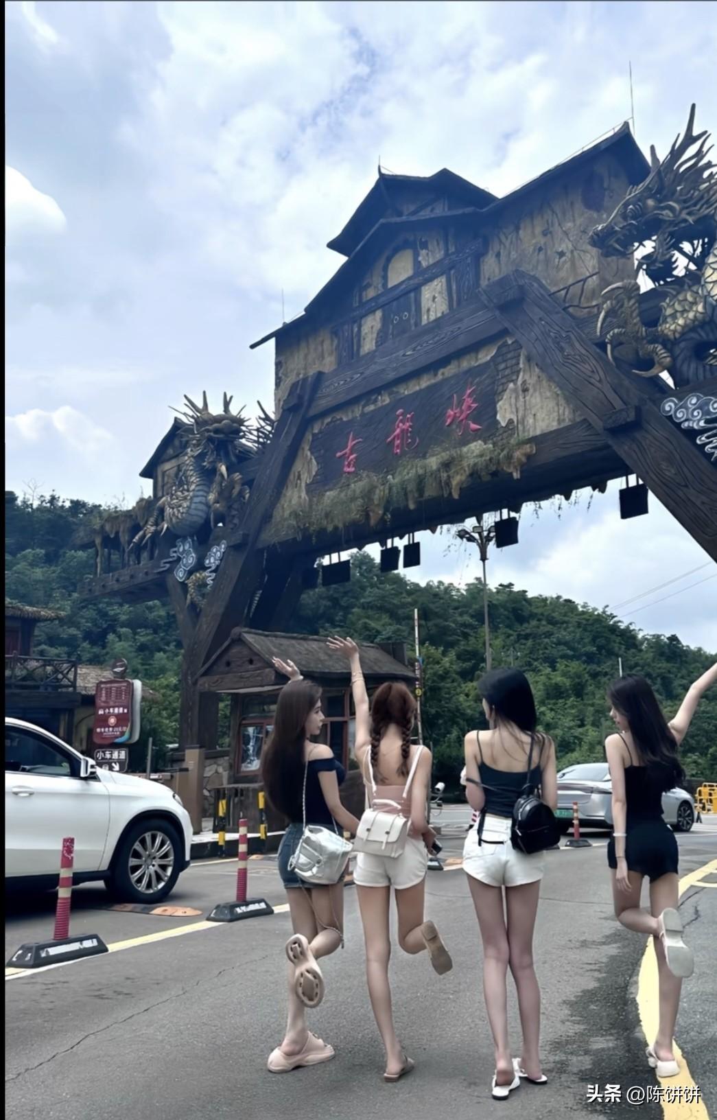 如果让你选择其中一个做你女朋友的话，你会选择哪个呢？