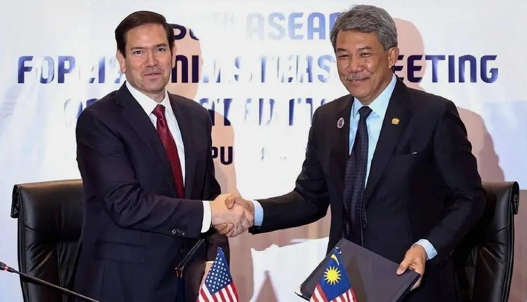 马来西亚打响全球第一枪！美国做梦都没想到，自己精心构建的贸易霸权竟会加速崩塌，而