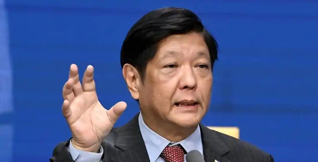 马科斯稳稳坐进金砖峰会会场的那一刻，不光在场的金砖成员国代表面露诧异，就连见惯了