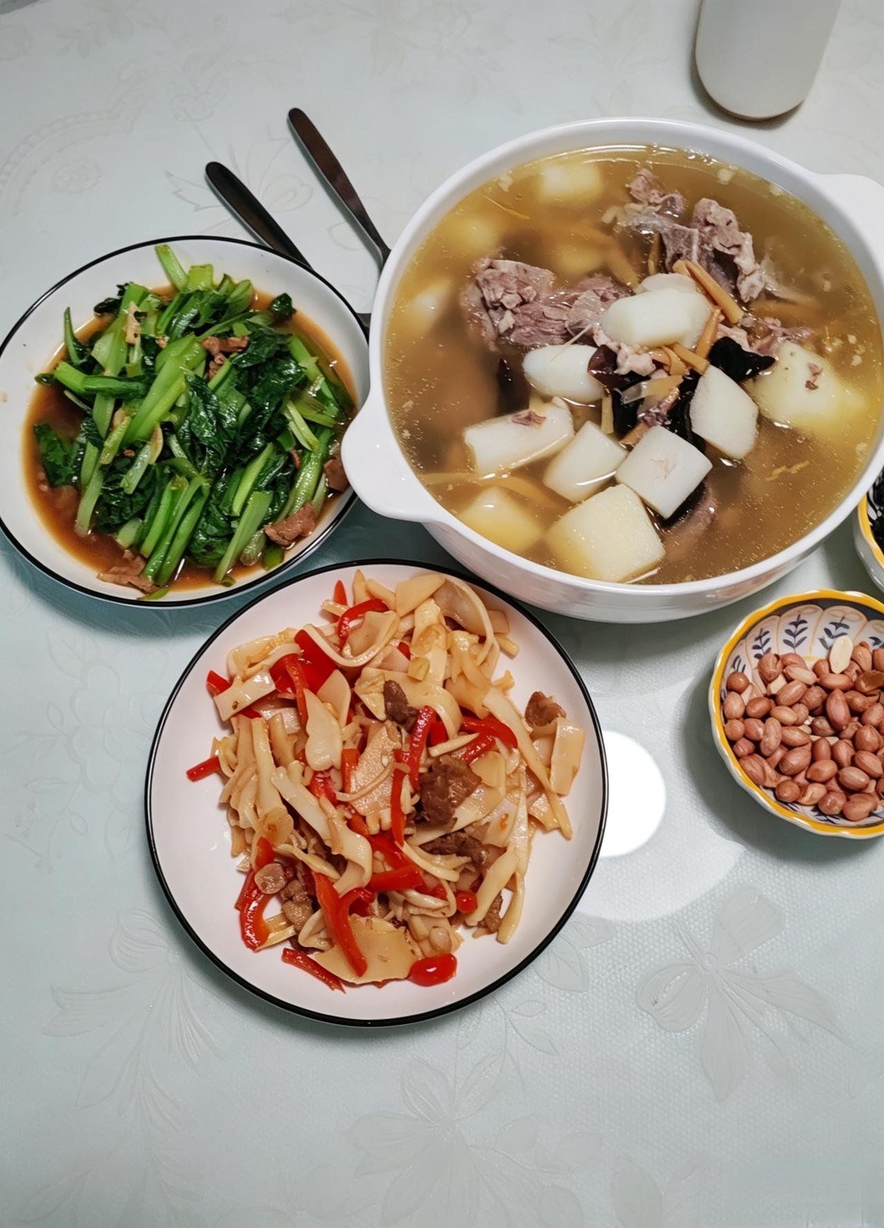 看看我老公这话说的，就知道两口子为啥动不动就生气吵架了！[捂脸][捂脸]

昨晚