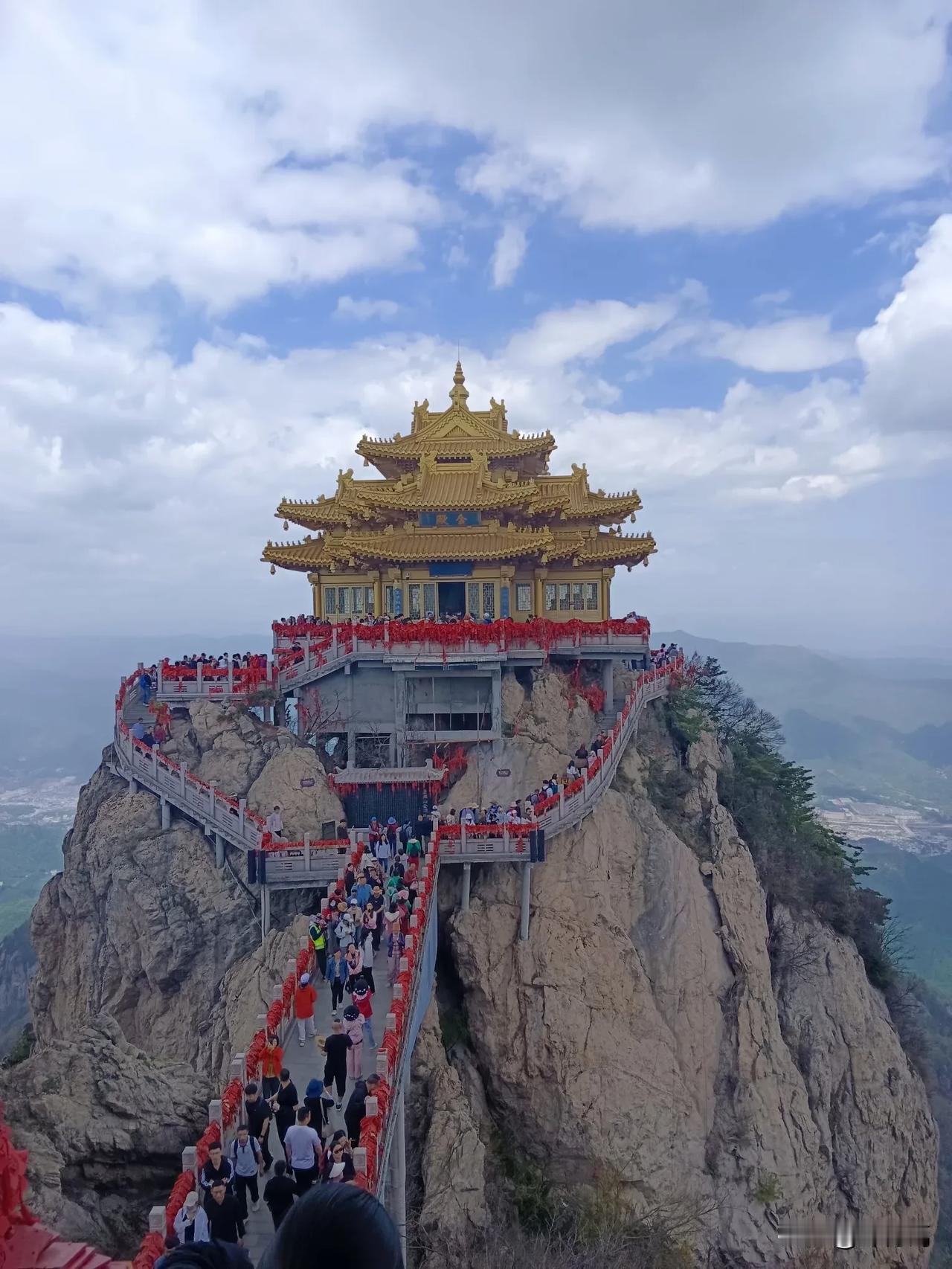 可以缺钱，但不能缺德！

缺钱，只是生活辛苦
这辈子苦点累点，问题不大
但也不会