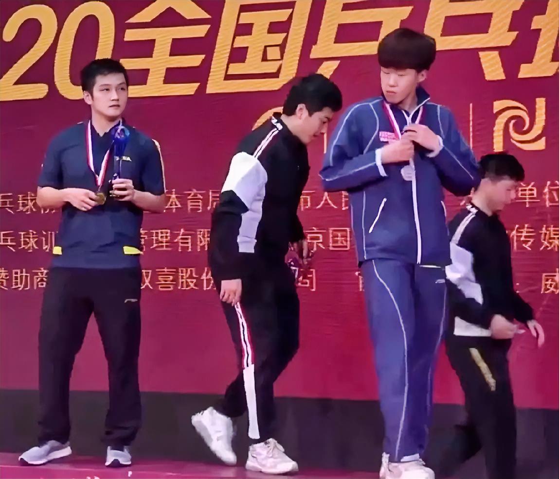 看到一个视频，把目前国乒的困难处境归咎于之前的“养狼计划”。这多少是有些牵强附会