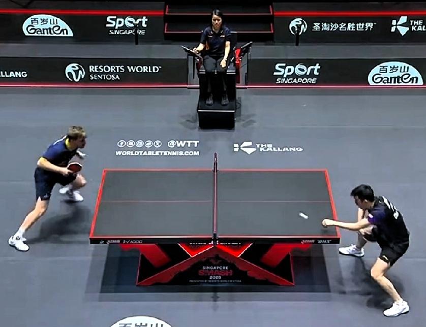 陈垣宇接场比赛，对阵瑞典名将莫雷加德。
前2局，陈垣宇以11-13的相同比分失利