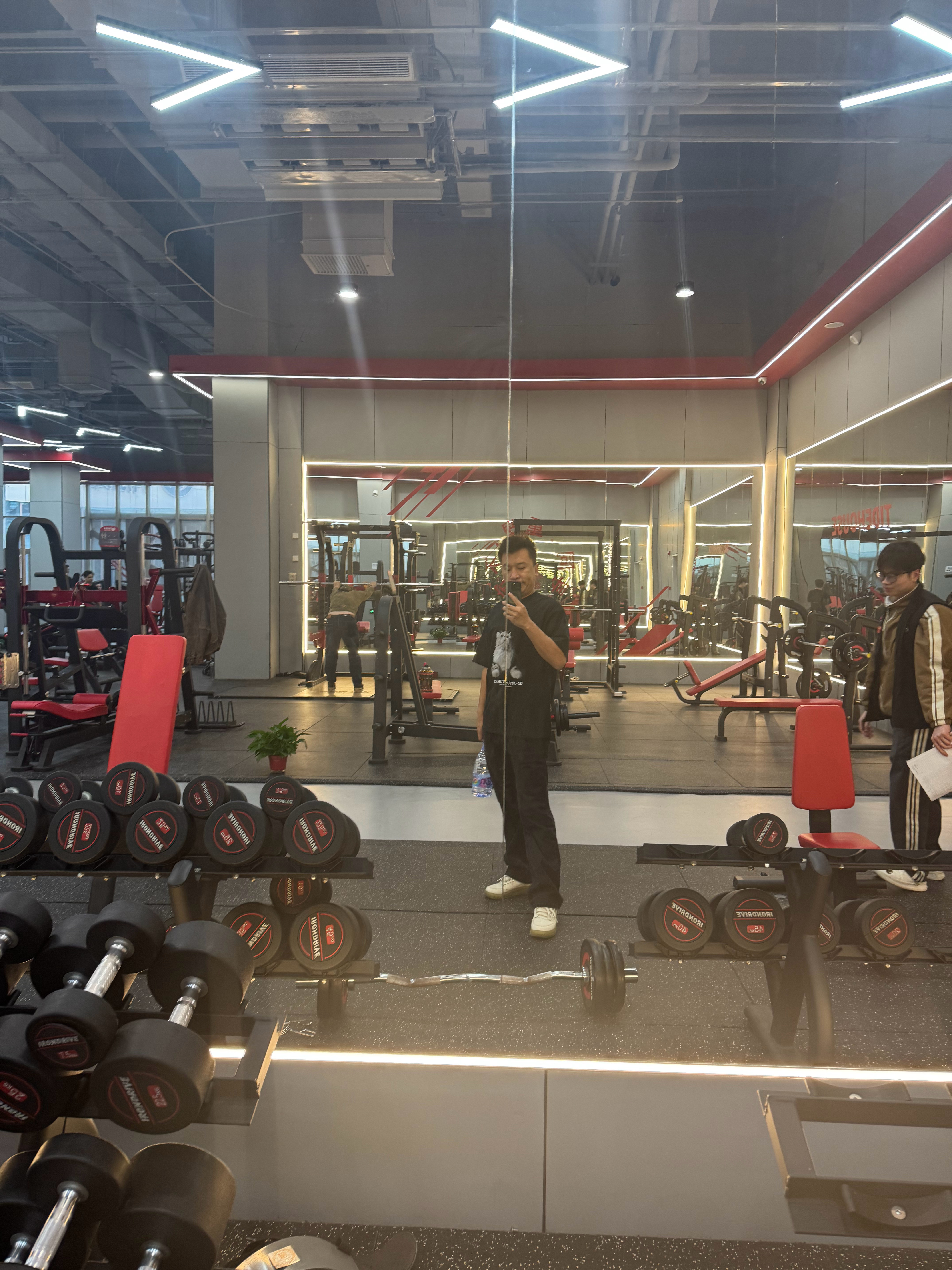 最近一直出差，都没怎么练。回家第一件事，干起来。 