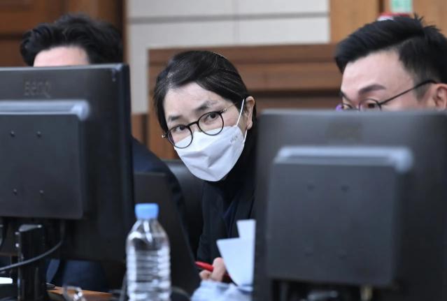 韩国前总统夫人金建希一审获刑1年8个月，追缴赃款1281.5万韩元！

当地时间