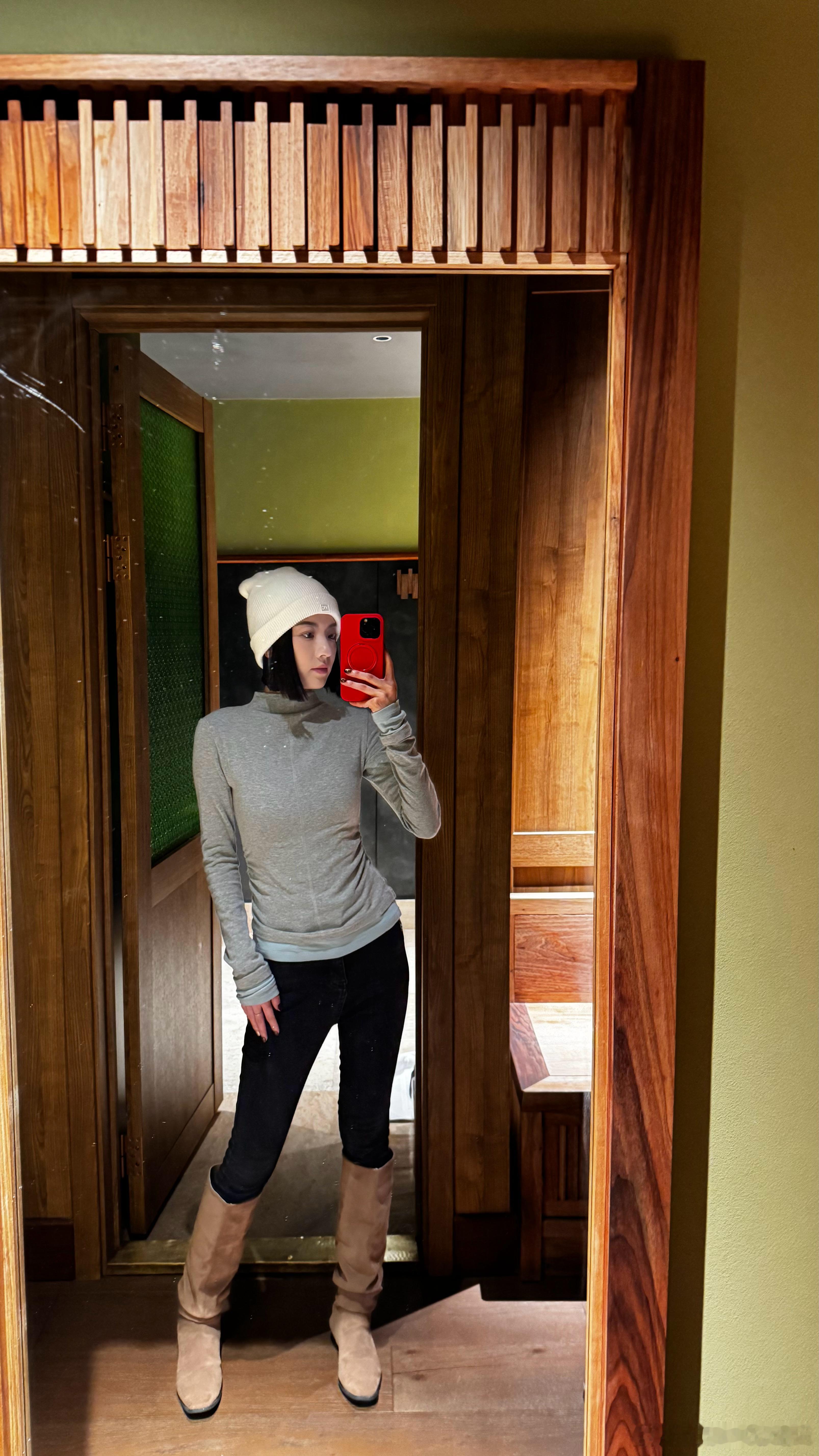 最近喜欢臭美[么么哒] 希望大家支持～ ​​​