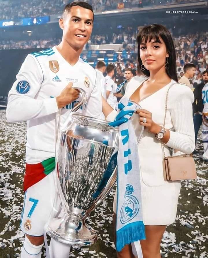C罗向乔治娜求婚成功 郎才女貌！ ​​​