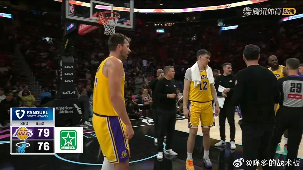 落后不慌！湖人第三节上来打出20比11反超湖人vs热火