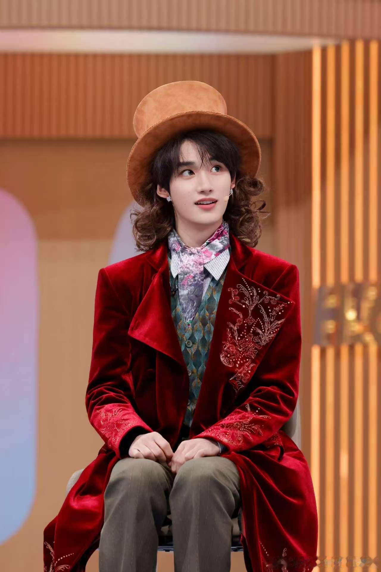 丁程鑫长卷发，巧克力王子，