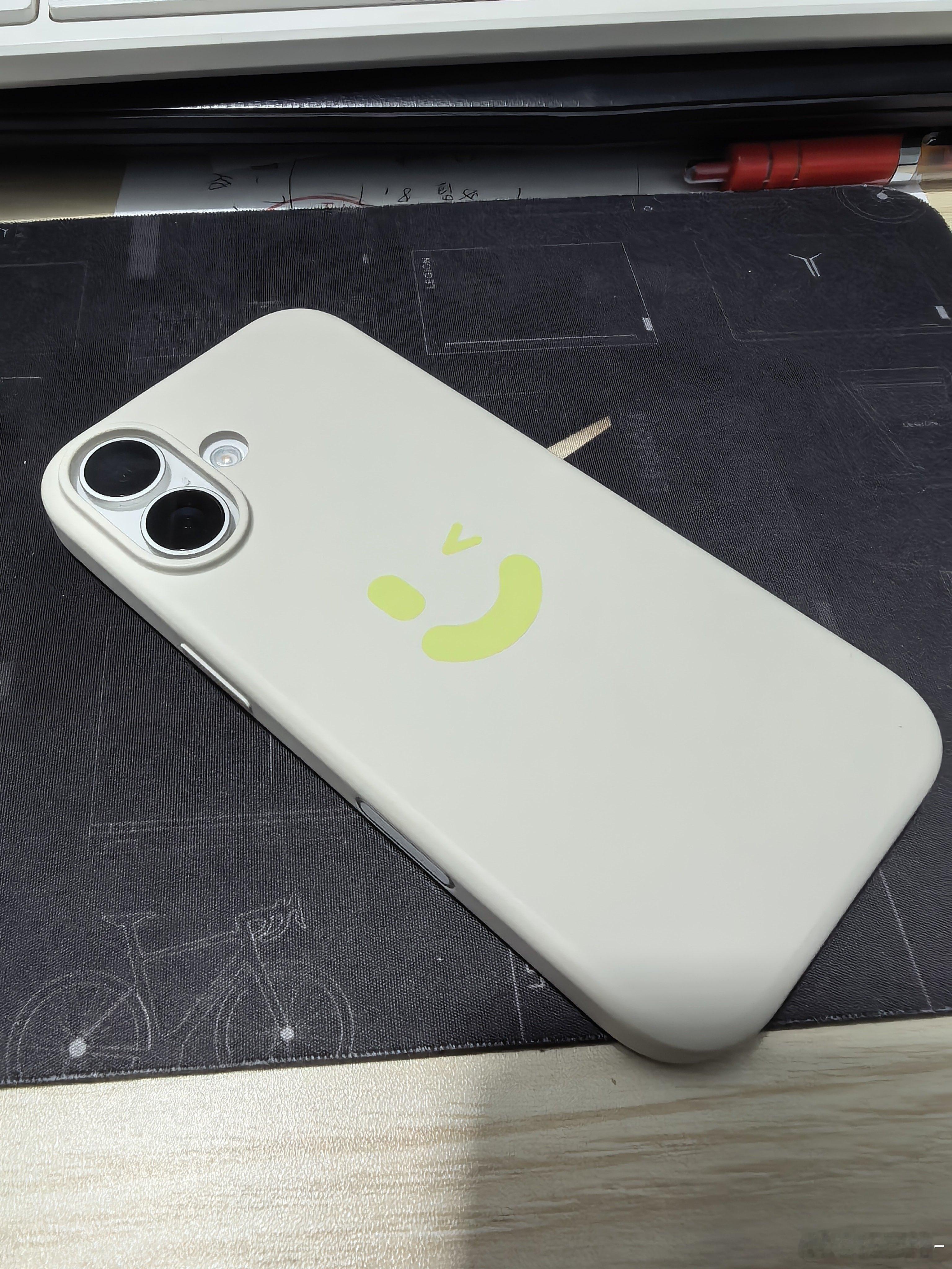 从豆芽那看到的小苹果安排了一套出品的壳膜确实不错强迫症患者用着比较爽 