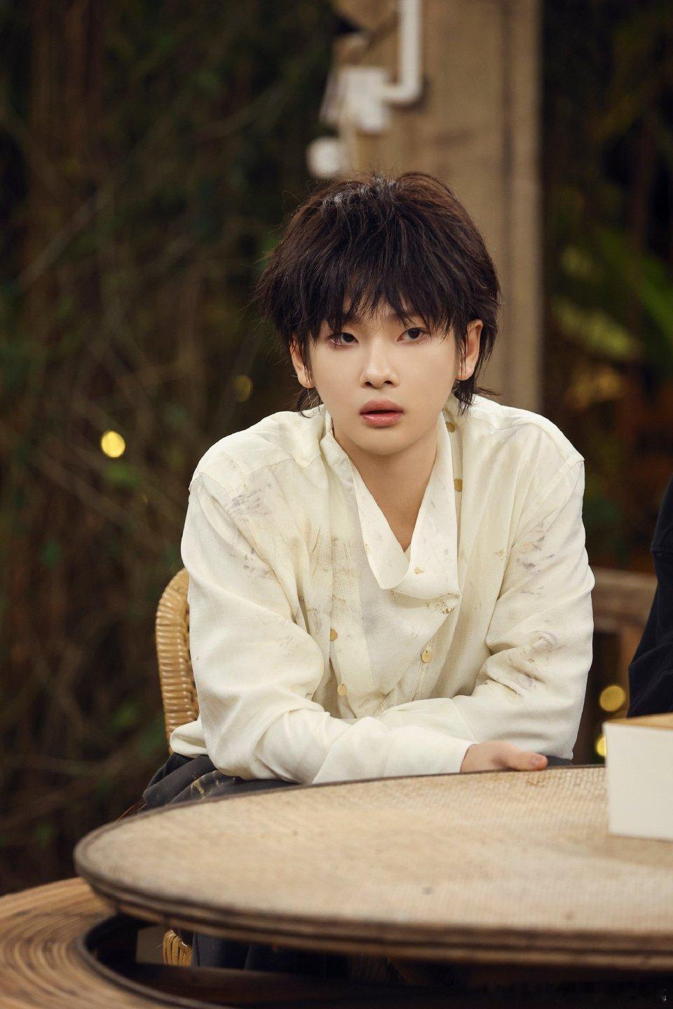 周震南有自己的语言系统 蘑菇屋名场面预定！周震南组词不靠语感靠信念，凭实力诠释语