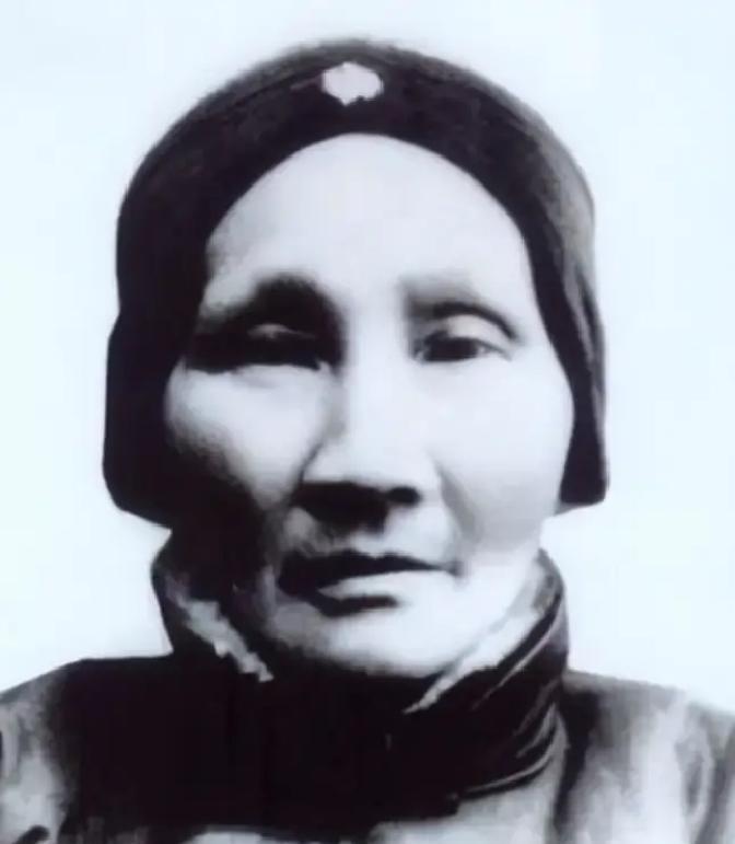1921年6月14日，浙江奉化溪口，一名58岁的女人走完了人生最后一程。她没有显