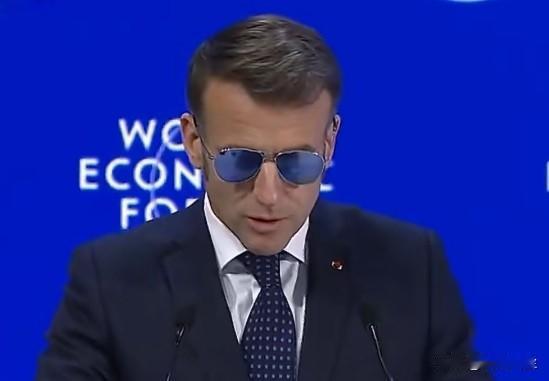 法国马克龙总统在达沃斯警告称，世界正滑向一个“规则缺失、帝国野心重现”的失序状态
