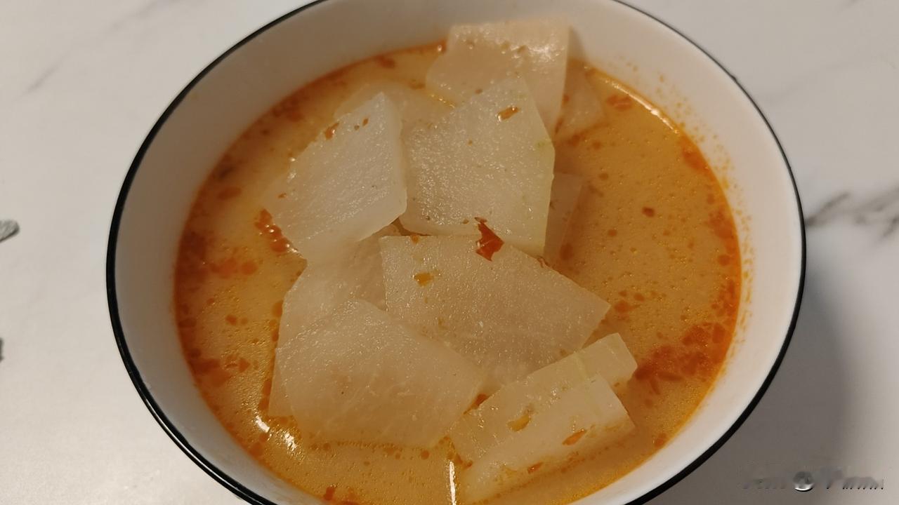 晒晒今天的晚餐:糟粕醋冬瓜汤、天福号酱肘子、凉拌黄瓜洋葱、西红柿疙瘩汤、爆炒油麦